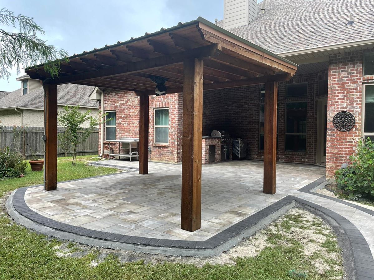 paver-patio-and-outdoor-kitchen-installation-covington-la-1